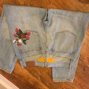 Madewell Strawberry Embroidered Jeans 🍓